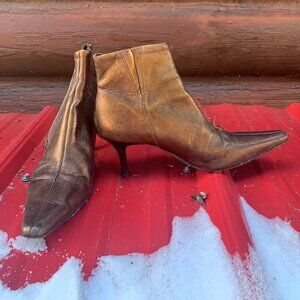 Gold Bronze Donald J Pliner ankle leather boots Made in Italy 5.5